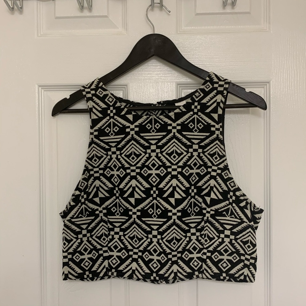 ✨2 FOR $25✨ H&M Tribal Cropped top